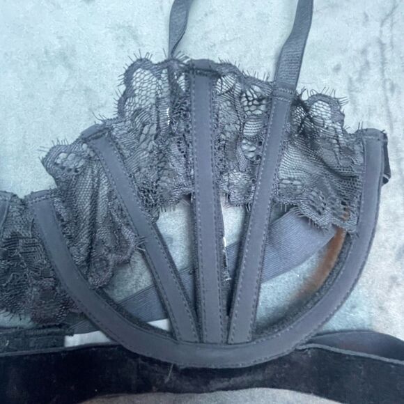 Thistle and Spire Sidney Open Cup Bra Womens 32DD Black Velvet Strappy Revolve - Picture 5 of 7